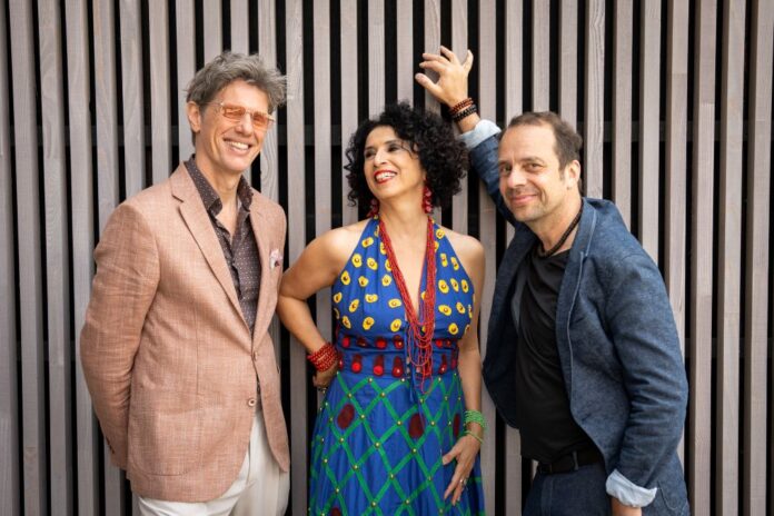 BossarenovaTrio_RobStirner (4) Bossarenova Trio – „Levitar“ im Altes Pfandhaus Foto (c) Rob Stirner