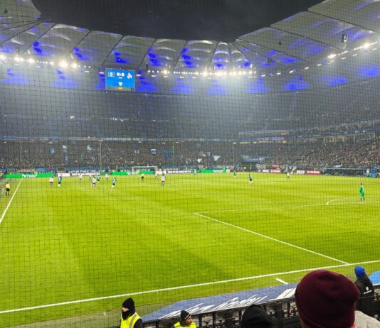 Der 1.FC Köln verliert beim HSV Foto (c) Stadionkind @schoti75