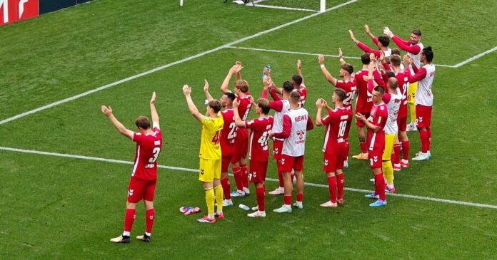 DFB Pokal 1. FC Köln gegen SV Sandhausen der #effzeh feiert den Sieg Foto@ Stadionkind @schoti75